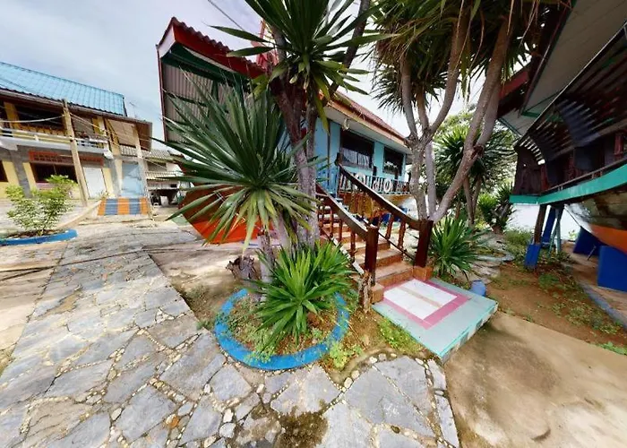 Koh Sichang Rimtalay Resort
