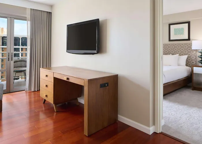 Ilikai Hotel & Luxury Suites