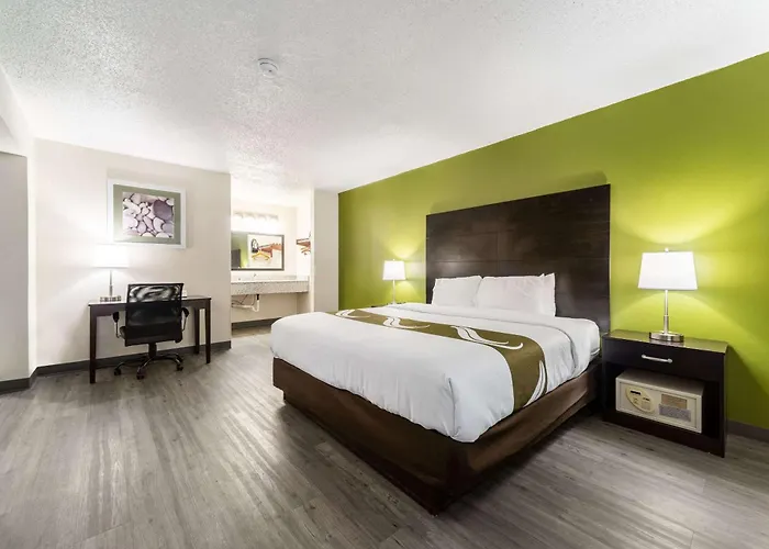 Quality Inn & Suites Vandalia Near I-70 And Hwy 51