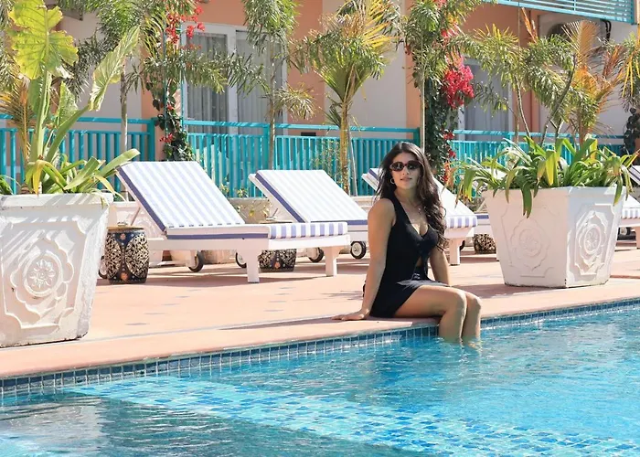 Hotel White Rabbit