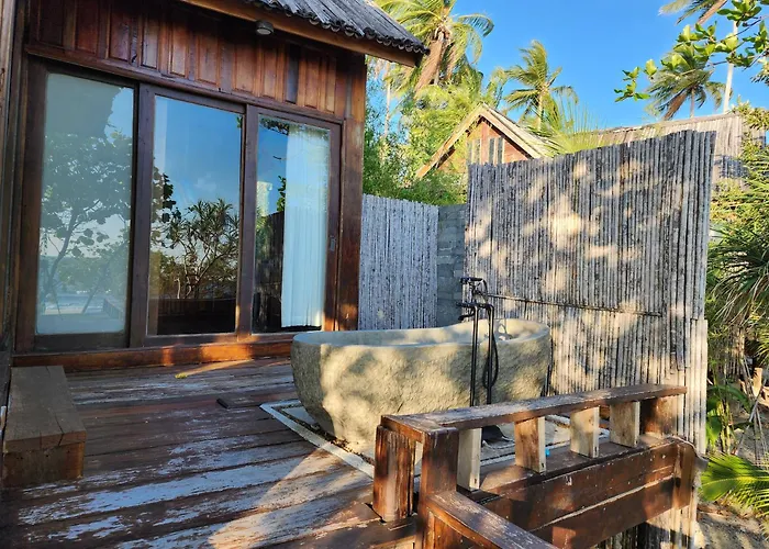 Full Moon Private Island