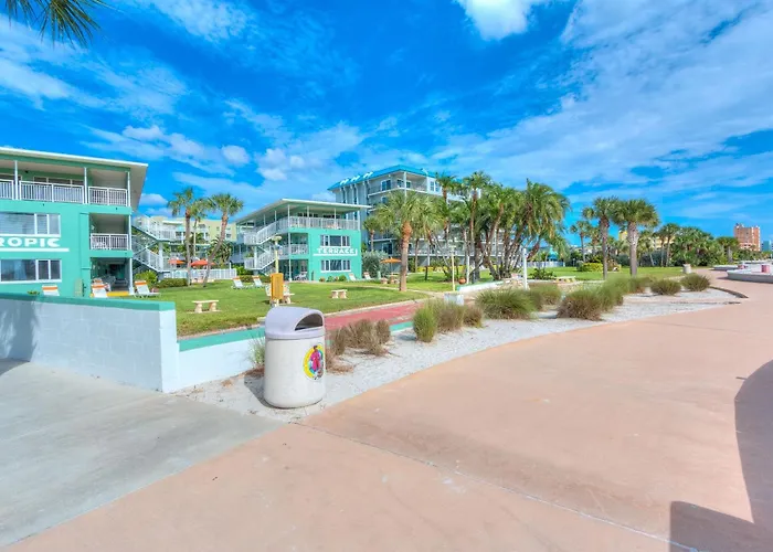Tropic Terrace Suite #9 - Beachfront Resort