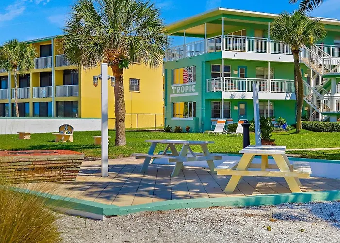 Tropic Terrace Suite #49 - Beachfront Resort