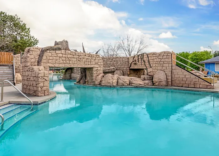 Polynesian Hotel & Suites