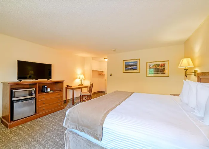 Town & Country Inn & Resort