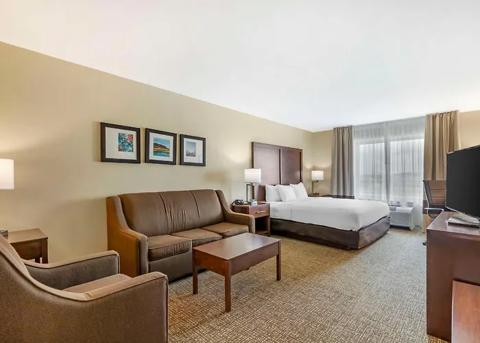 Comfort Inn & Suites Grinnell Near I-80