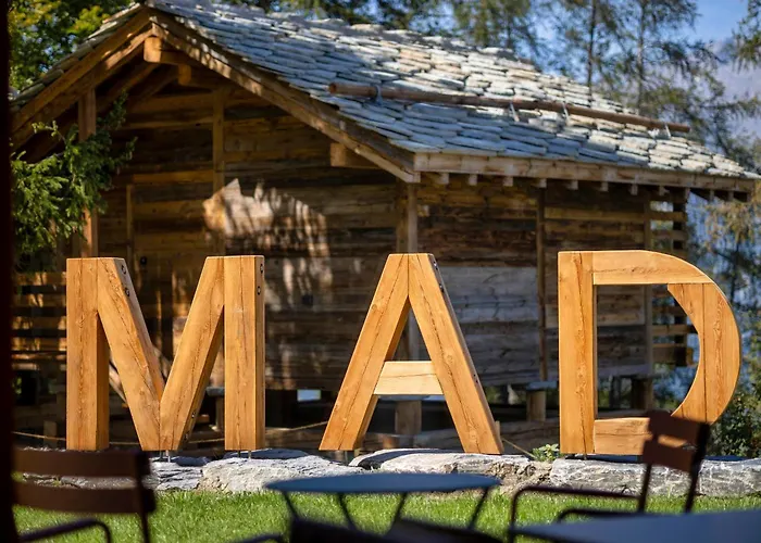 Mad Retreat Hotel
