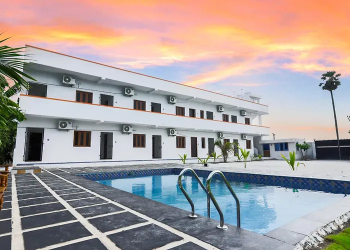 La Piscine Farm House