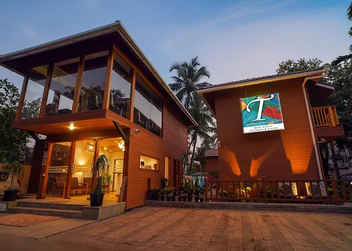 Treehouse Mars Beach Cottages & Villas