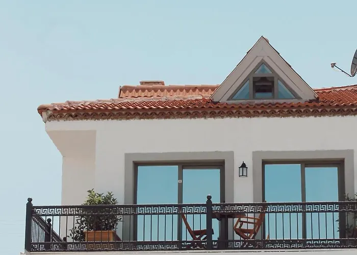 Lunas Alacati
