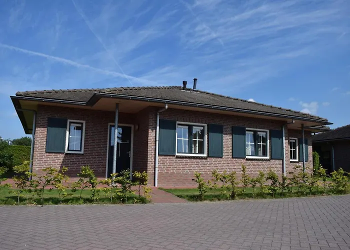 Veluwe Vallei 16-Person Bungalow