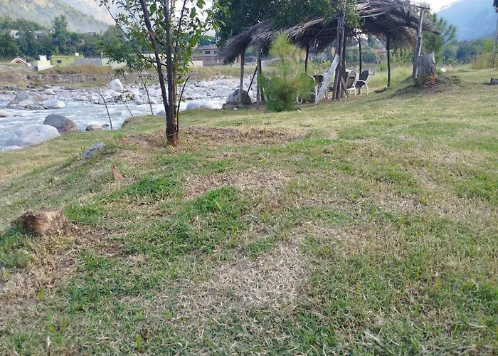 Country Club Balakot - Round Bed Cottage