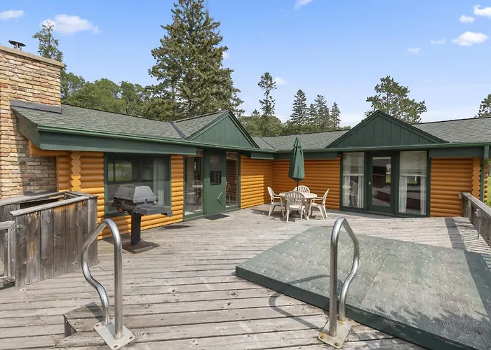 The Lodges At Breezy Point