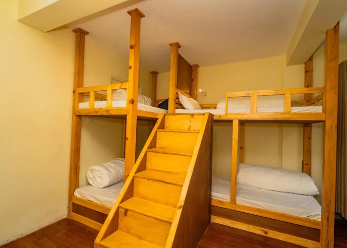 Hotel Aashraya Home