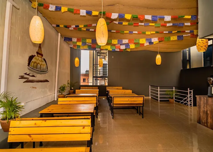 Hotel Aashraya Home