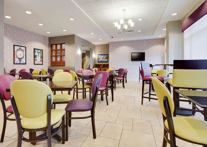 Drury Inn & Suites Middletown Franklin