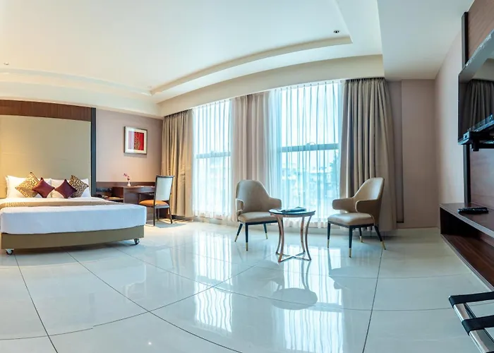 Hotel M Pro Palace Mysore - 12 Minutes To Mysore Palace