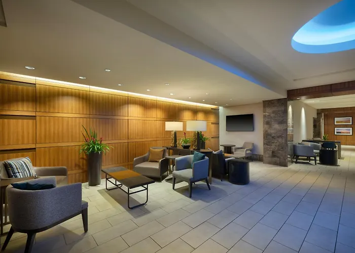 Hilton Indianapolis Hotel & Suites