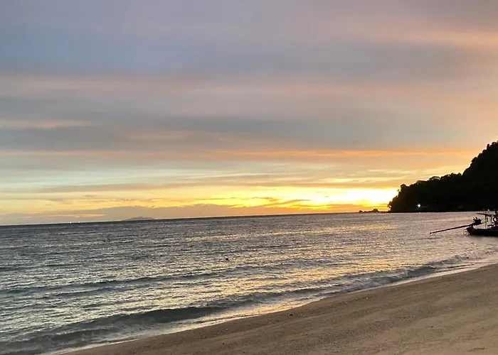 Koh Ngai Paradise Beach