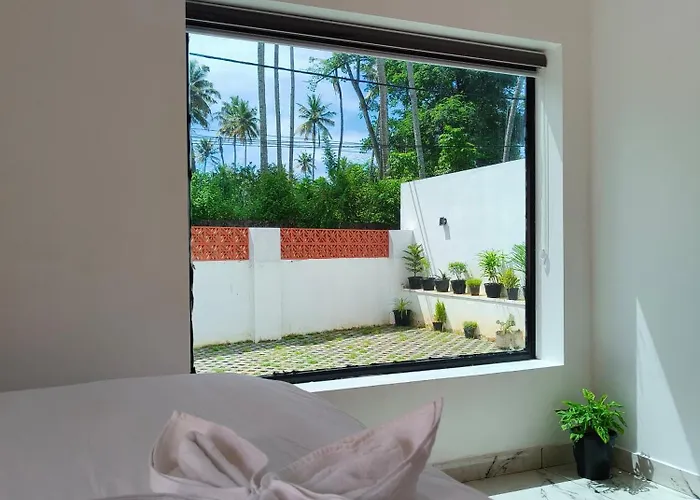 Wavealokam Beach Retreat