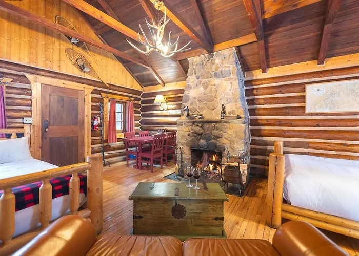 Storm Mountain Lodge & Cabins