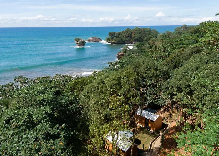 Bobocabin Madasari, Pangandaran