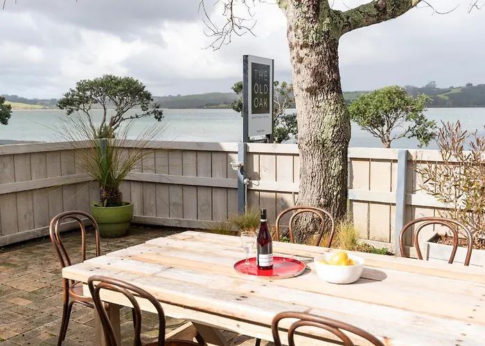 The Old Oak Boutique Hotel