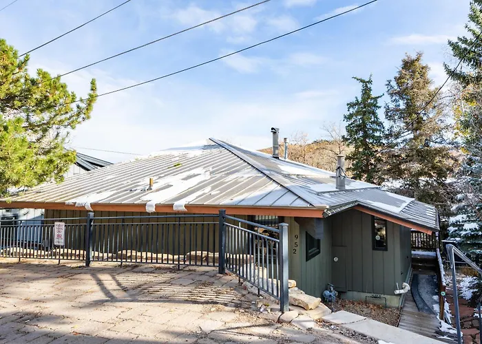 Ski In And Out, Short Walk Or Drive To Ski And Bike Access, Private Hot Tub, Sleeps 6