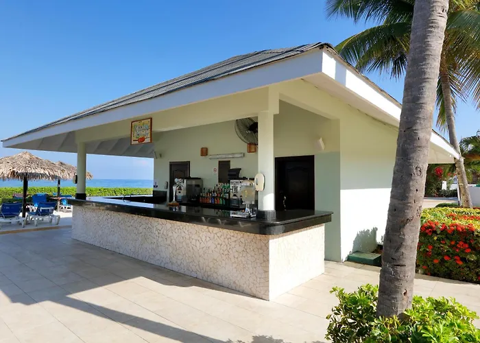 The Signature Level At Grand Palladium Lady Hamilton Resort & Spa