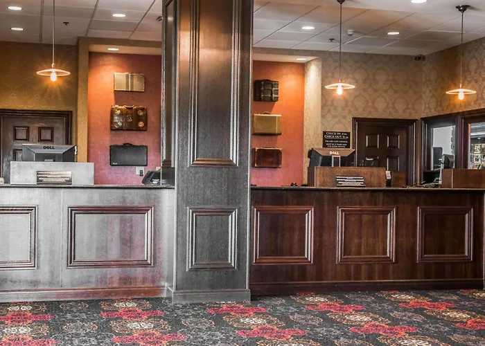Shoreline Inn & Conference Center, An Ascend Collection Hotel
