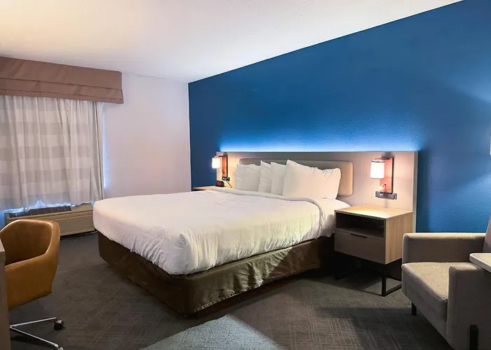 Comfort Inn & Suites Sheboygan I-43