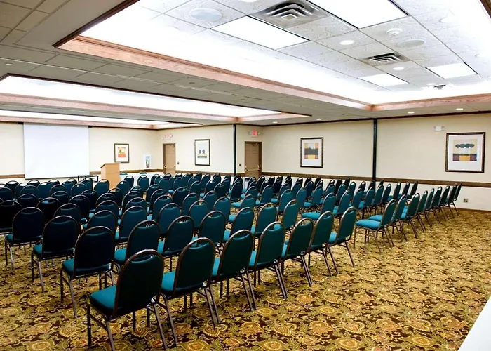 Country Inn & Suites By Radisson, Chanhassen, Mn