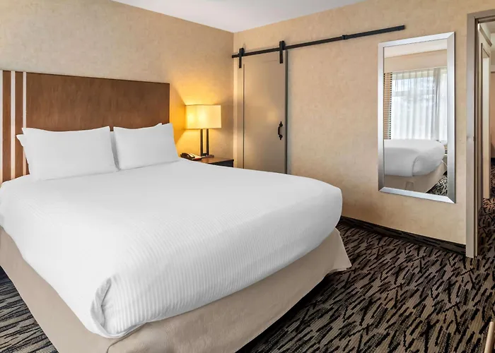 Best Western Plus Pitt Meadows Inn & Suites