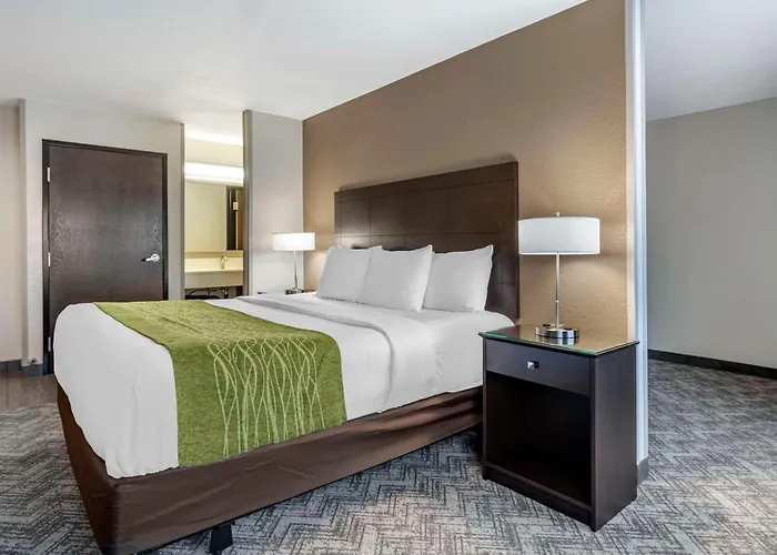 Comfort Inn & Suites Tualatin - Lake Oswego South