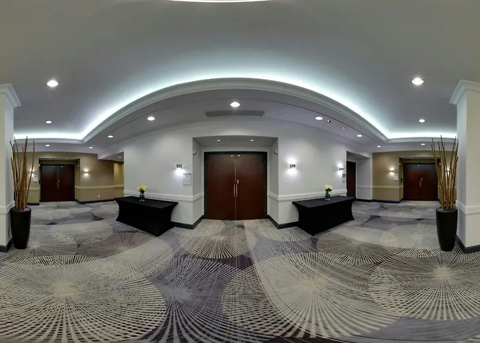 Courtyard By Marriott Toronto Downtown