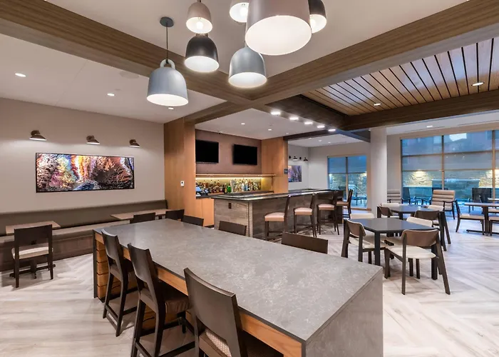 Fairfield Inn & Suites Houston Memorial City Area