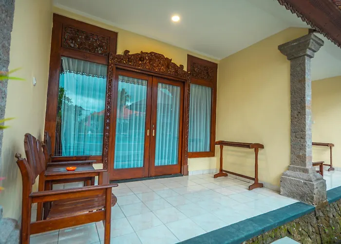 The Central Lovina Hotel & Restaurant