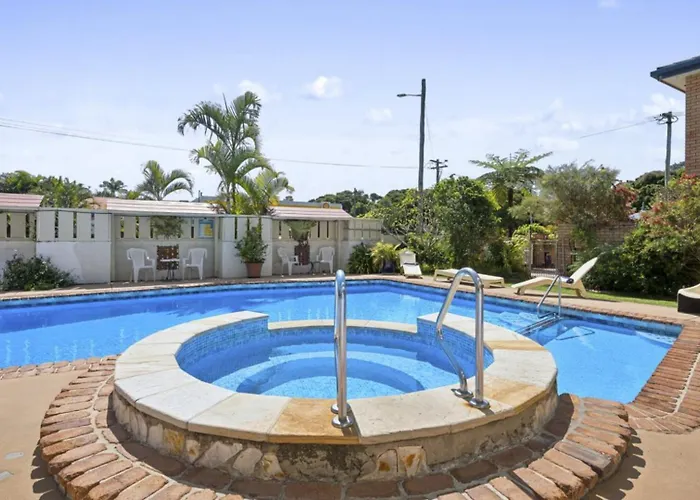 Ocean Parade 4 - Affordable, Pool, Spa, Cafes, Sleeps 4