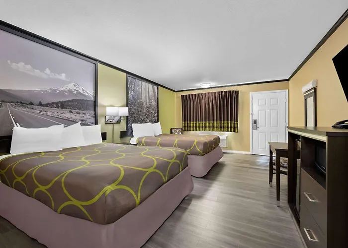 Super 8 By Wyndham Crescent City
