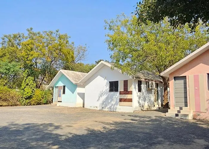 Hotel Maruti Resort