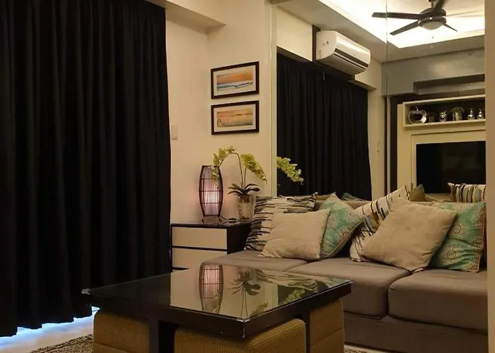 Luxurious Family Room Pico De Loro