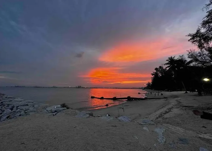Mutiara Melaka Beach Resort By Tzwan