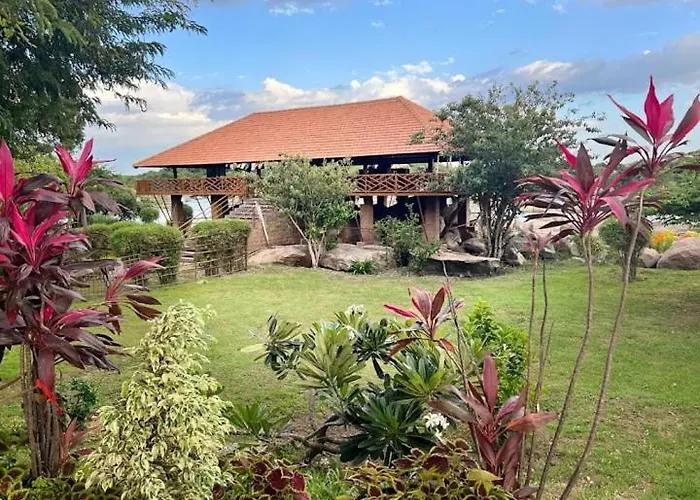 Hampi Leo Dreams Resort