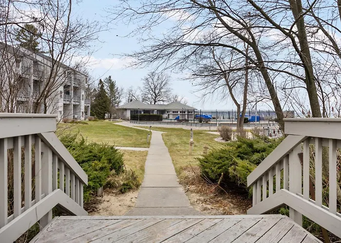 ♚ Gorgeous Sunset Views ♚ @ The Shores Lake View ☀ Condo