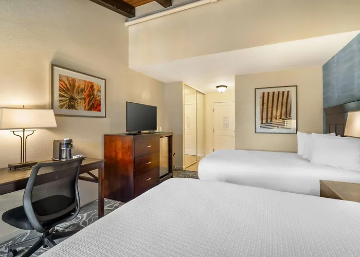 Best Western Plus Carpinteria Inn