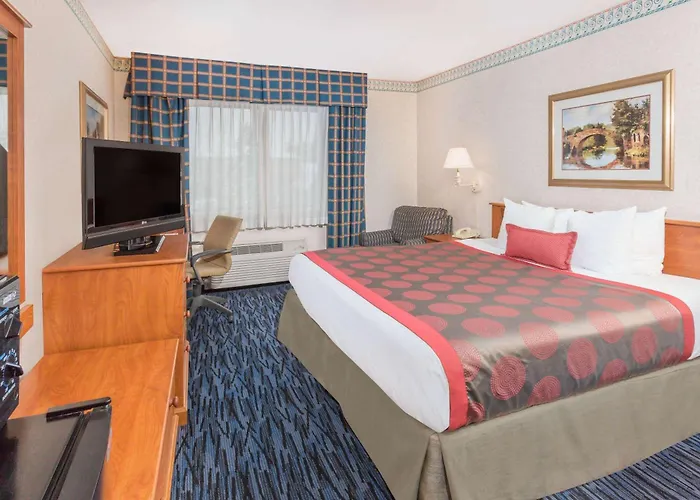 Ramada By Wyndham Kent Seattle Area