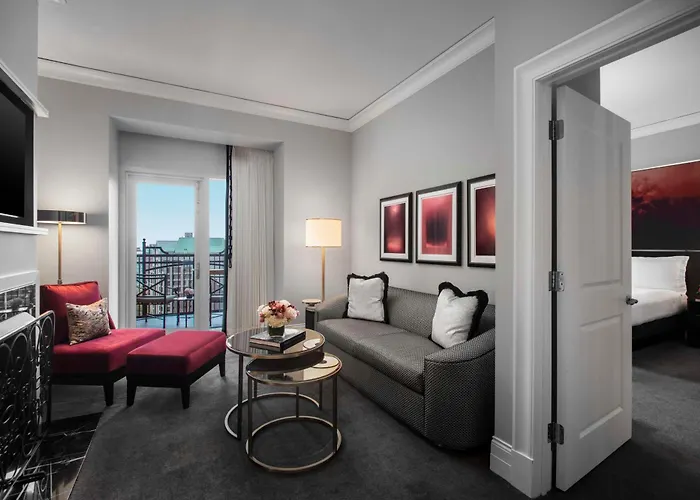 Waldorf Astoria Chicago