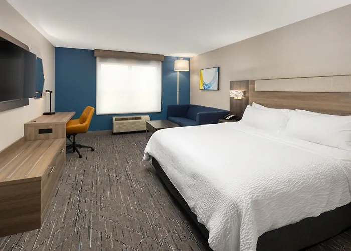 Holiday Inn Express & Suites - Green Bay East By Ihg