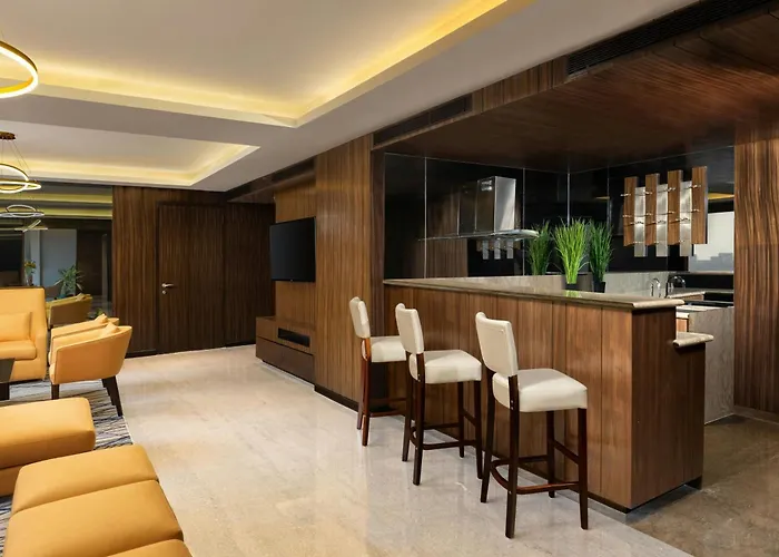 Courtyard By Marriott Mumbai International Airport