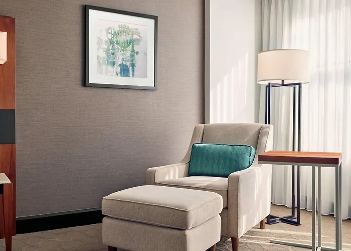 Delta Hotels By Marriott Milwaukee Northwest